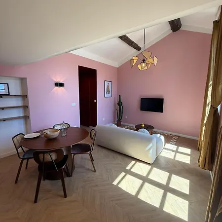 Ambre Apartment *